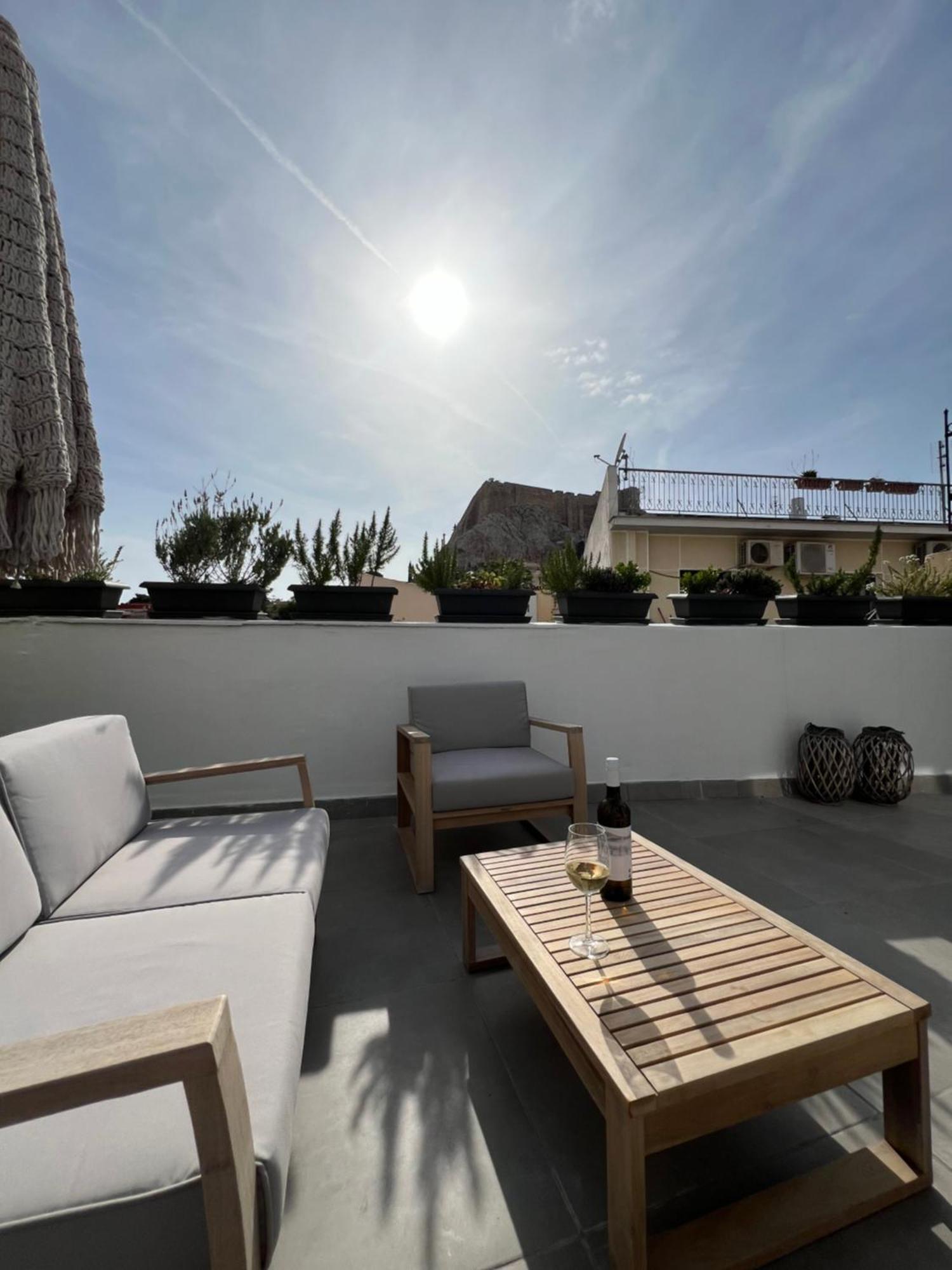Step One | Luxury Suites Right In The Heart Of Acropolis Next To Metro Station Athens Exterior photo