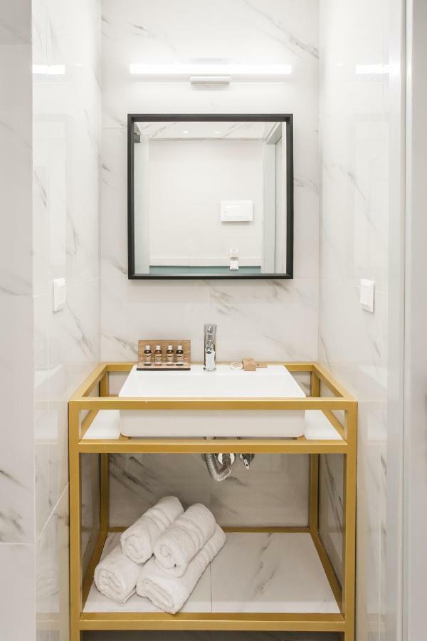 Step One | Luxury Suites Right In The Heart Of Acropolis Next To Metro Station Athens Exterior photo
