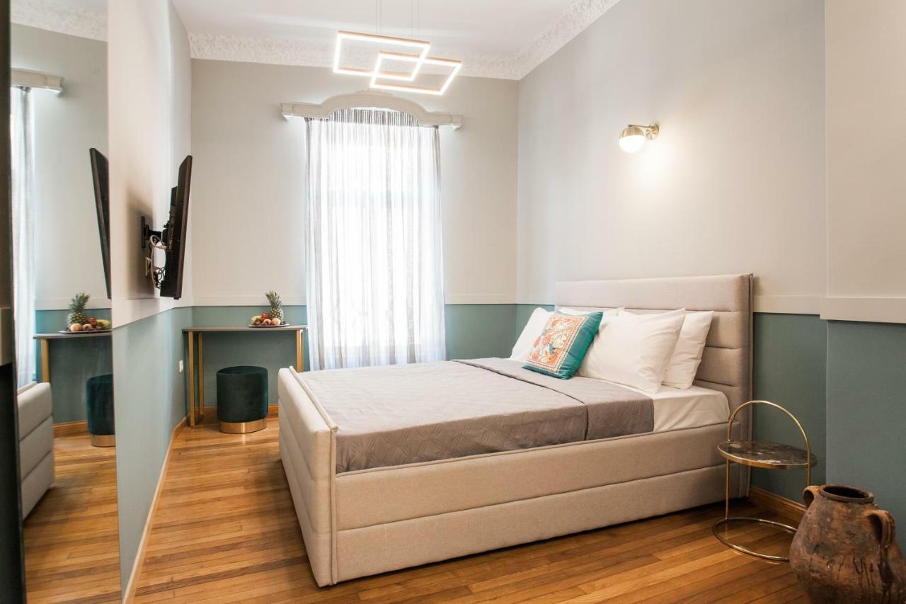 Step One | Luxury Suites Right In The Heart Of Acropolis Next To Metro Station Athens Exterior photo